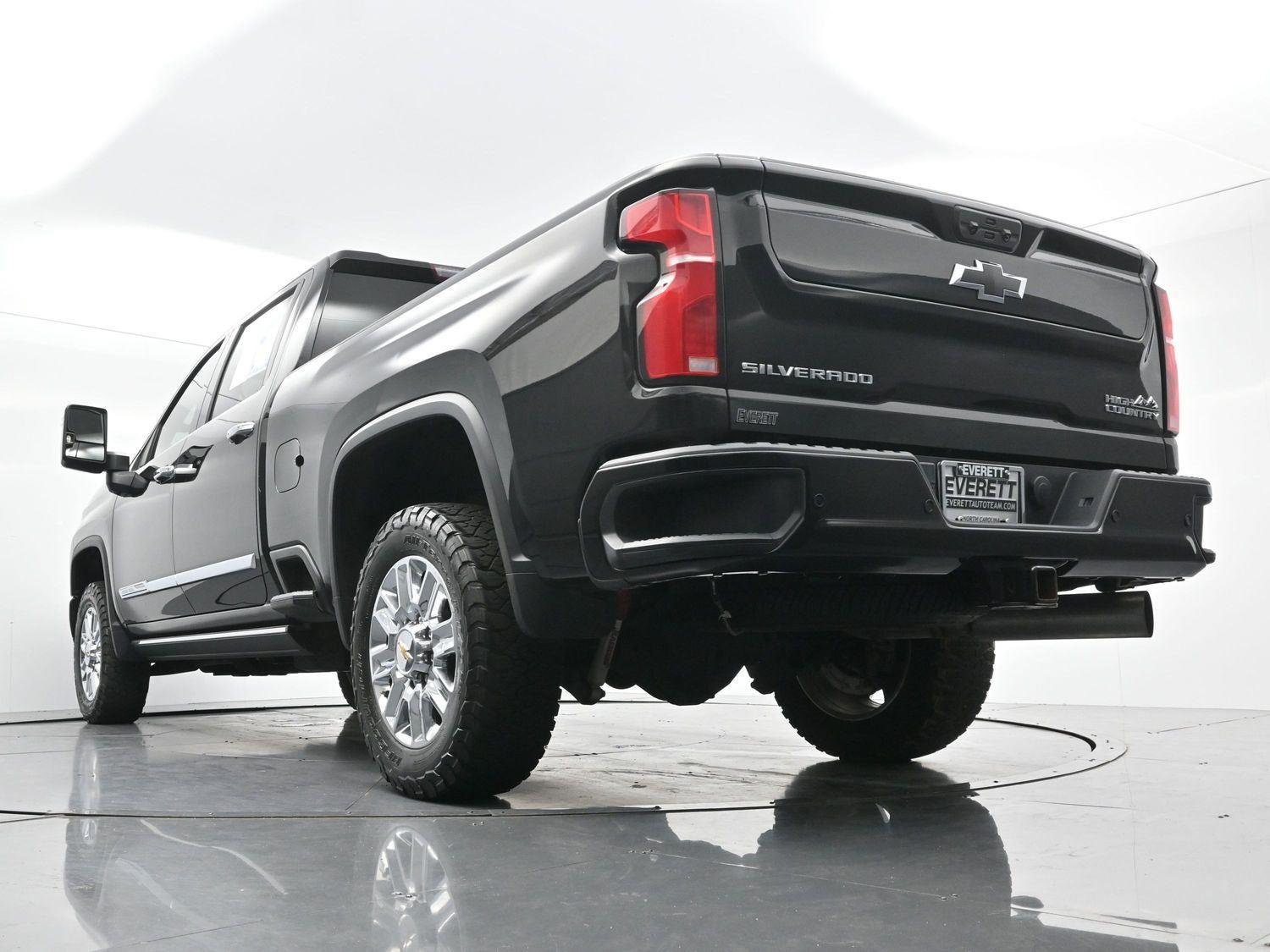 Used 2024 Black Chevrolet High Country image 49