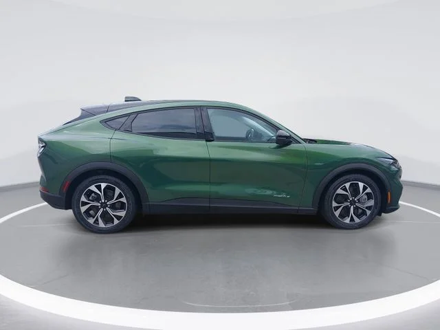 Used 2025 Green Ford Select image 6