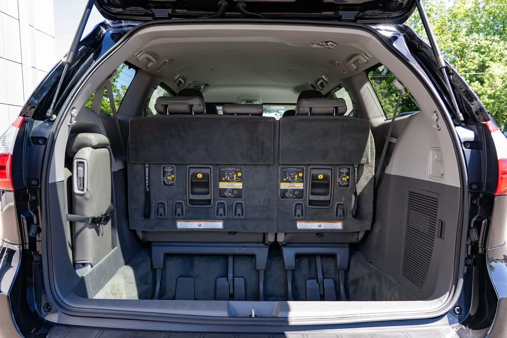 Used 2015 Black Toyota LE image 8