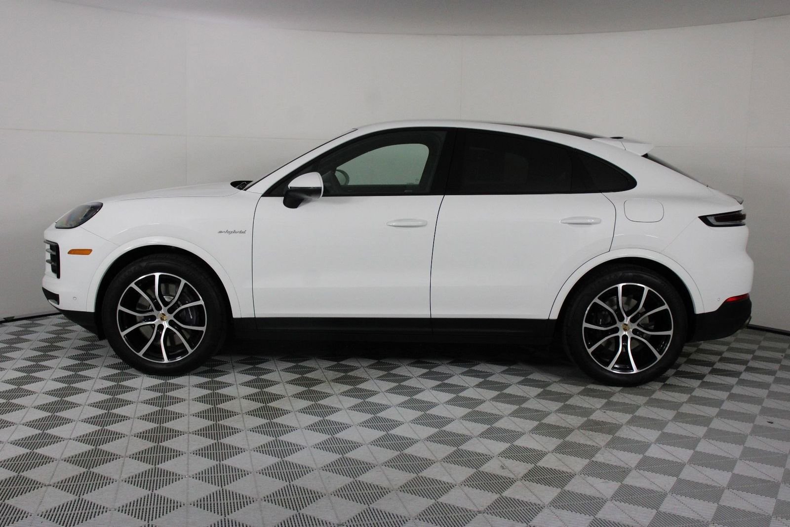 Certified 2025 Porsche Cayenne Coup E-Hybrid with VIN WP1BE2AY0SDA37604 for sale in Pasadena, CA