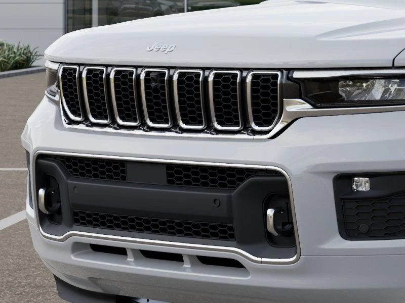 2025 Jeep Grand Cherokee Overland - Photo 12