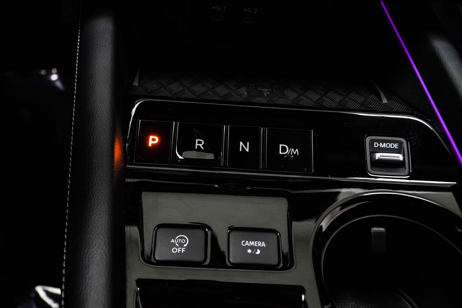 Used 2025 Black Nissan Platinum image 23
