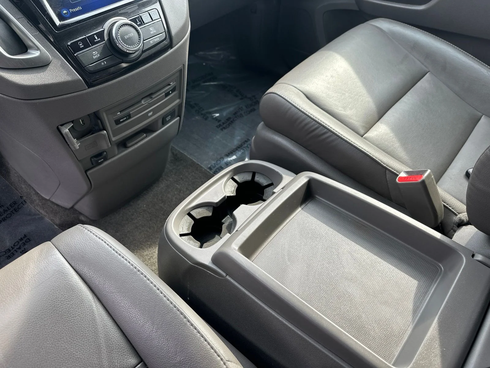 Used 2014 Modern Steel Metallic Honda Touring Elite image 19