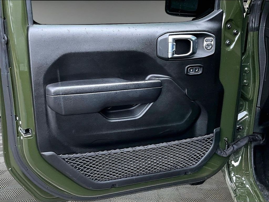 Used 2022 Green Jeep Sport image 11