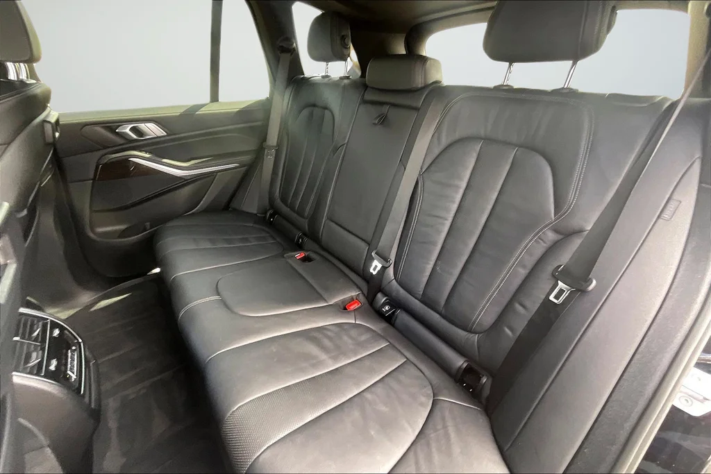 Used 2020 Black BMW sDrive40i image 14