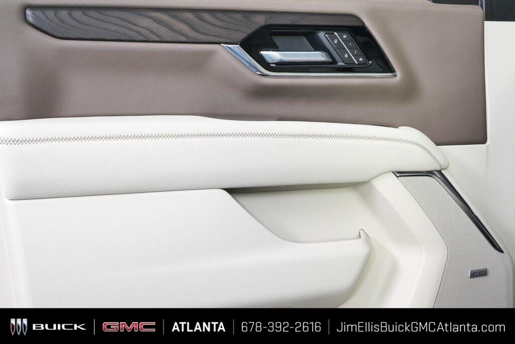 2026 GMC Yukon XL Denali - Photo 16