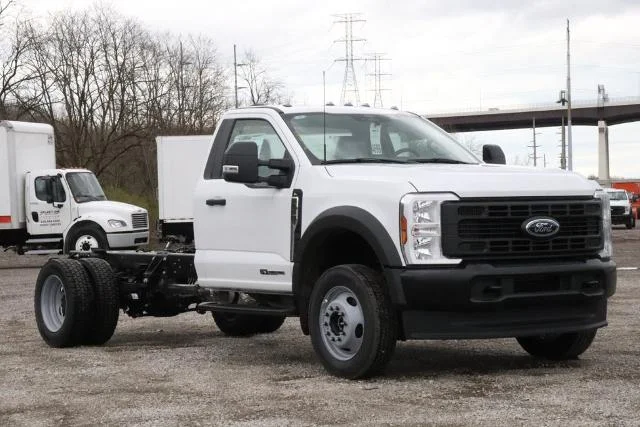 2025 Ford F-550 Super Duty Chassis Cab XL - Photo 27