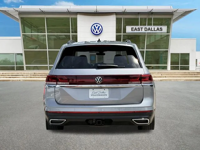 Used 2024 Silver Volkswagen 2.0T SE w/Technology image 4