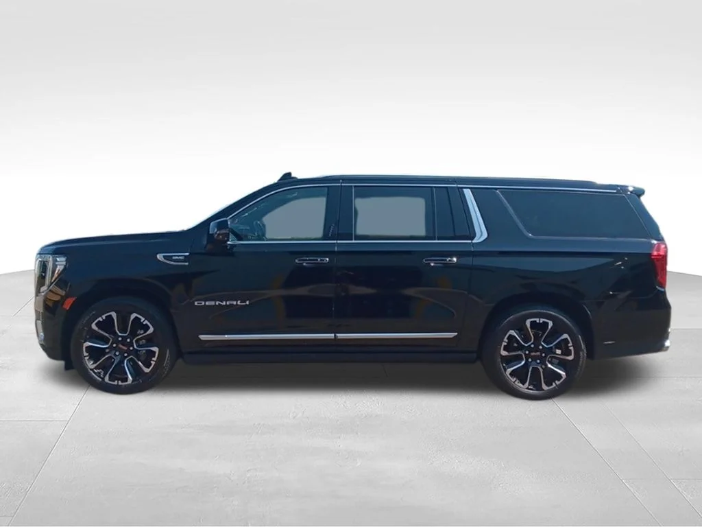 Used 2023 Onyx Black GMC Denali image 3
