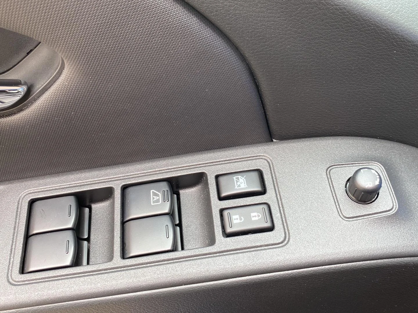 Used 2024 Bluestone Pearl Nissan PRO-4X image 25
