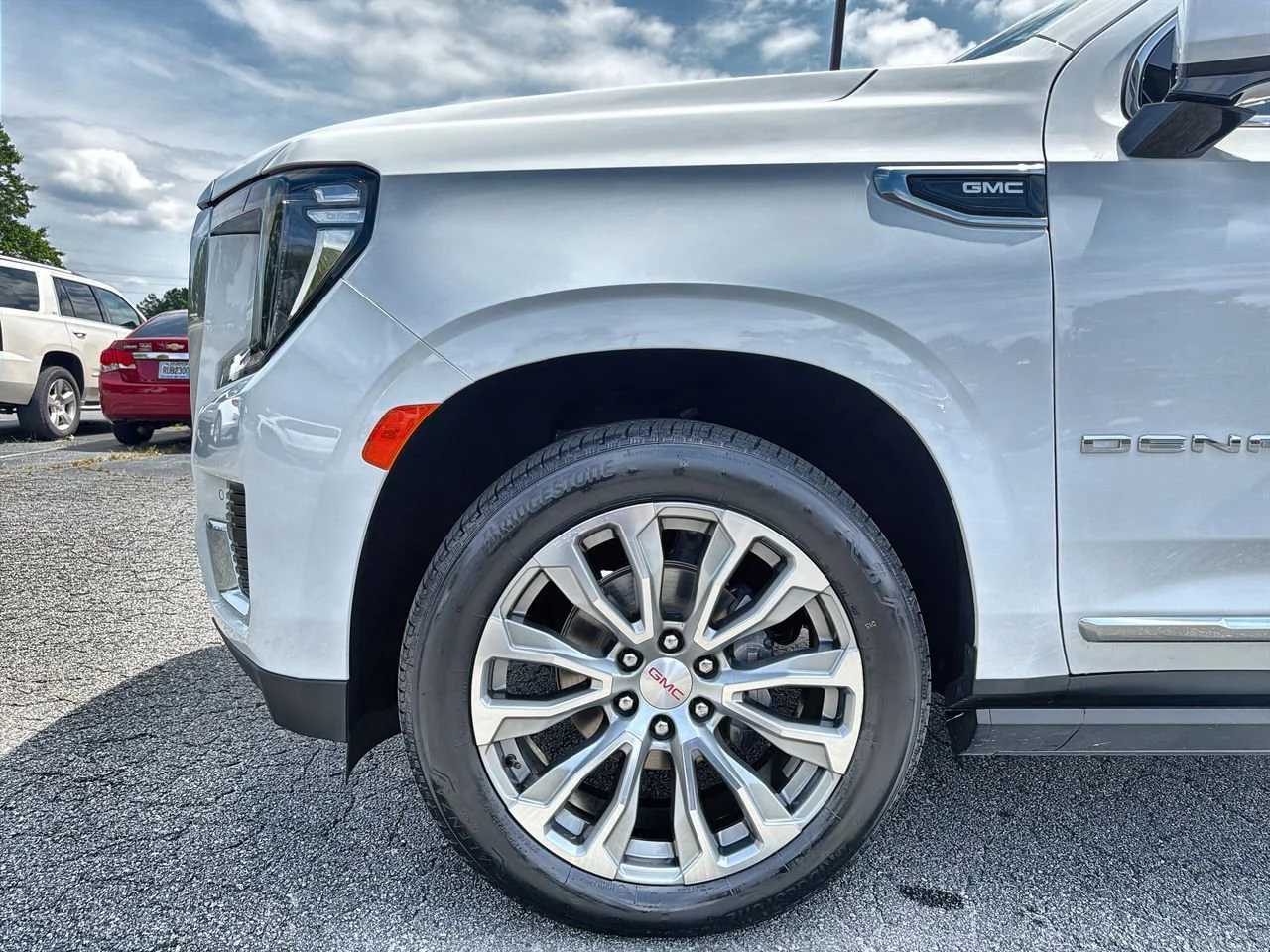 Used 2023 Summit White GMC Denali image 28