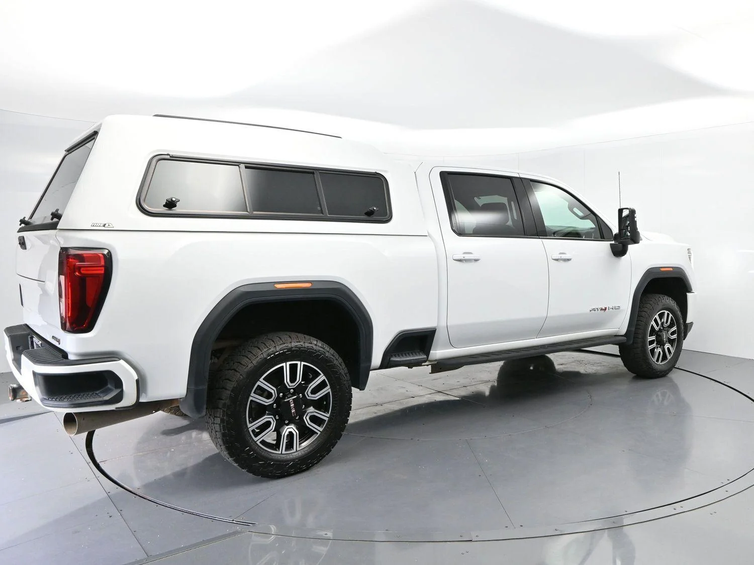Used 2021 SUMMIT WHITE GMC AT4 image 7