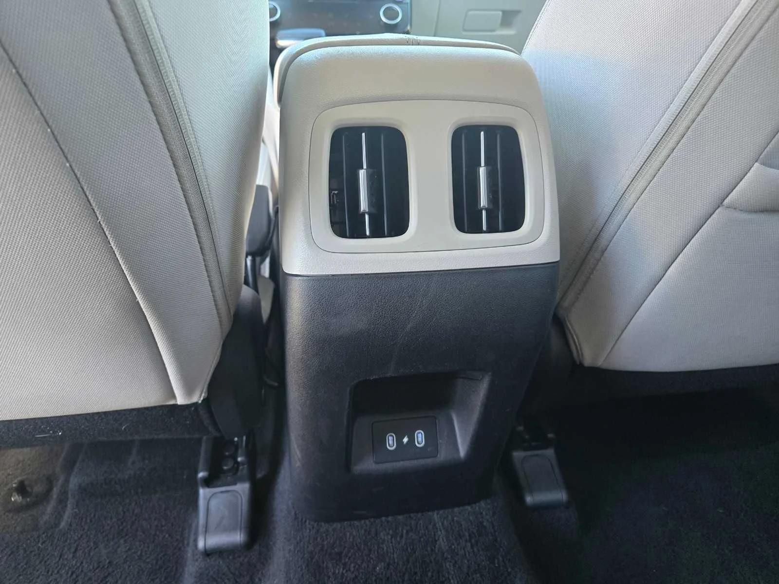 Used 2025  Hyundai SEL image 15