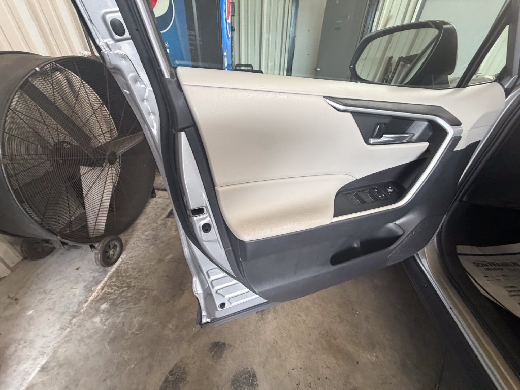 Used 2025 Silver Toyota XLE image 12
