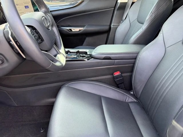 Used 2025  Lexus 250 Premium image 10