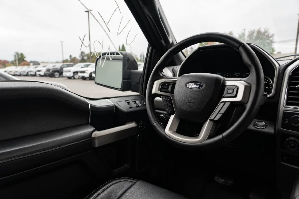 Used 2020 Black Metallic Ford Lariat image 12