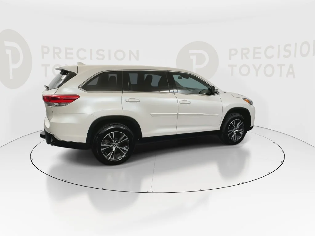Used 2019 Blizzard Pearl Toyota LE Plus image 21