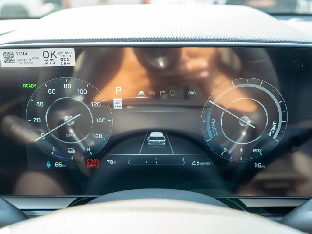 New 2026 Snow White Pearl Kia WIND image 20