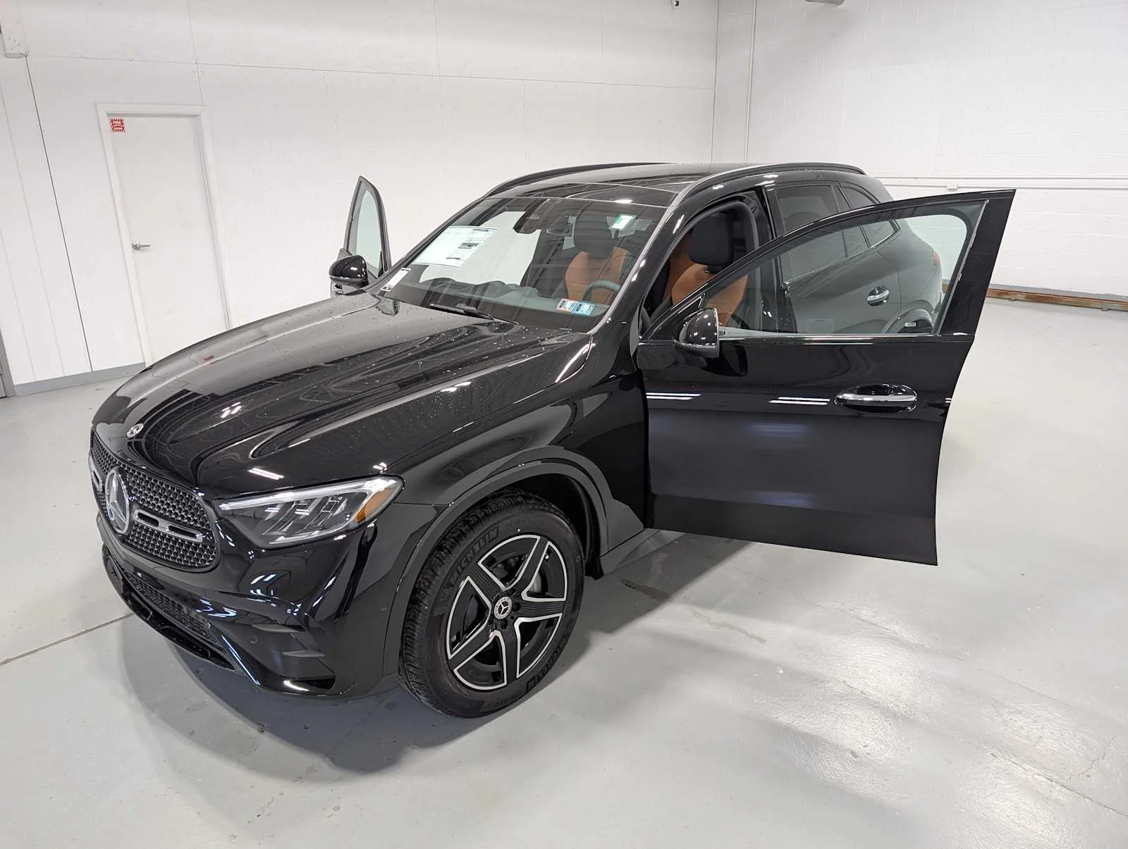 Certified Used 2026 Black Mercedes-Benz GLC 300 image 14