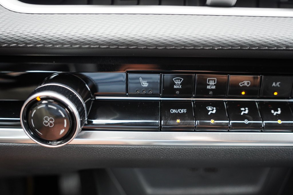 2027 Chevrolet Equinox LT - Photo 15