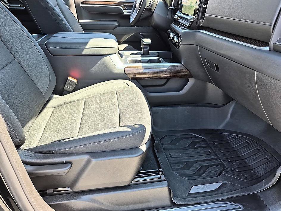 Used 2026 Onyx Black GMC Elevation image 34