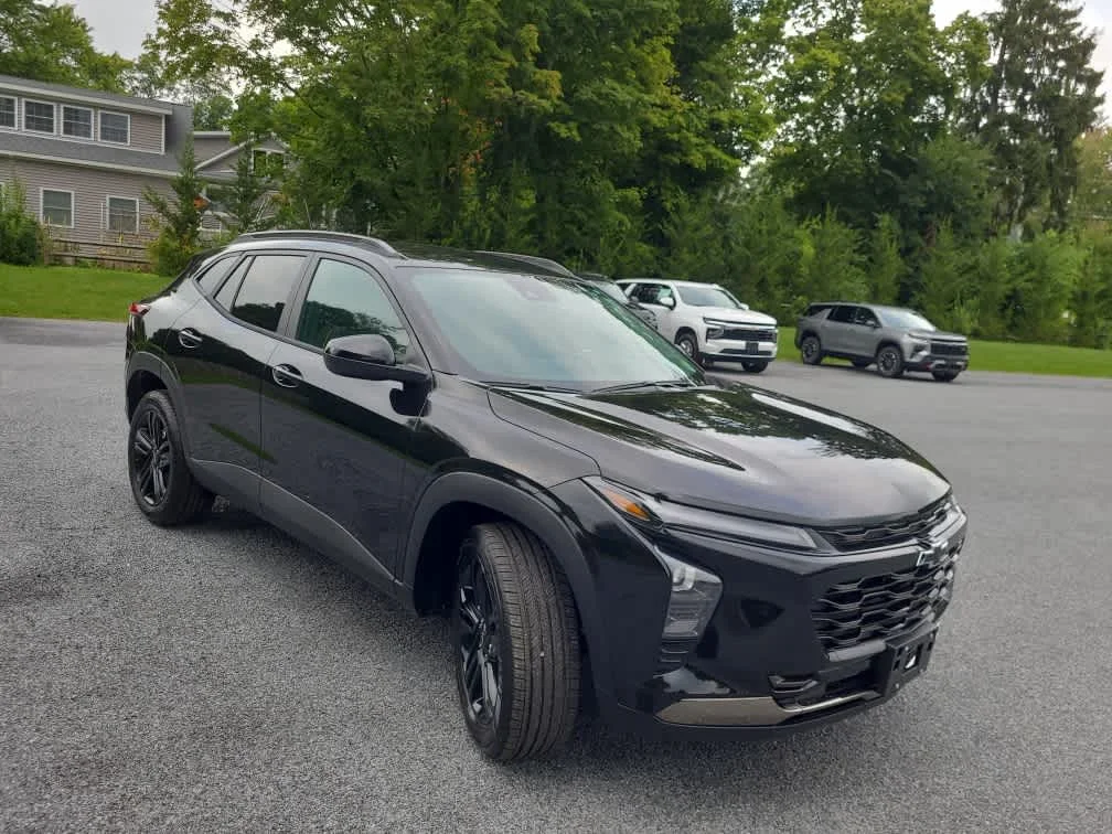 New 2026 Mosaic Black Metallic Chevrolet ACTIV image 4