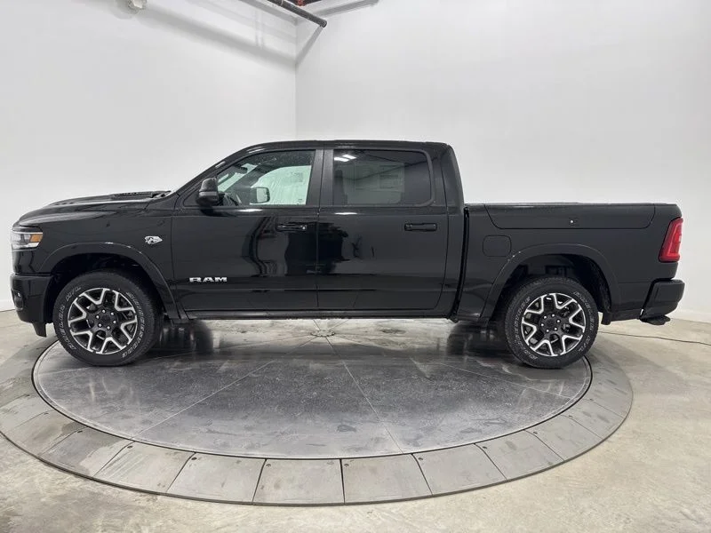 New 2026 Diamond Black Crystal Pearl-Coat Exterior Paint RAM Laramie image 4