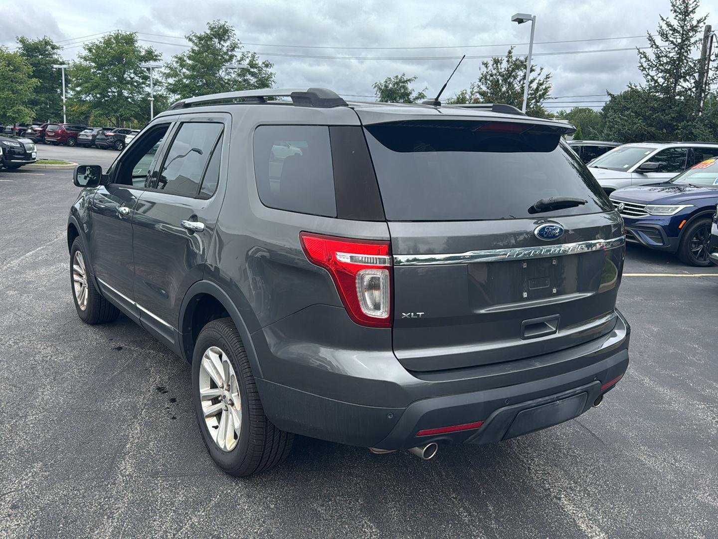 Used 2015 Magnetic Metallic Ford XLT image 3