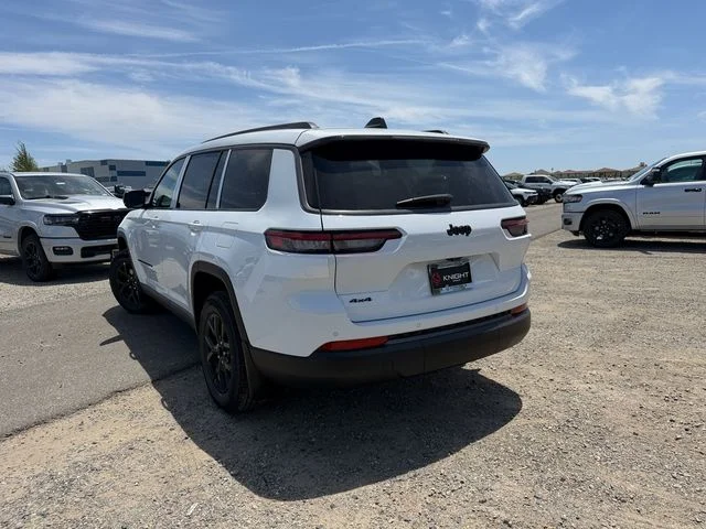 New 2026 Bright White Clear-Coat Exterior Paint Jeep Laredo image 9