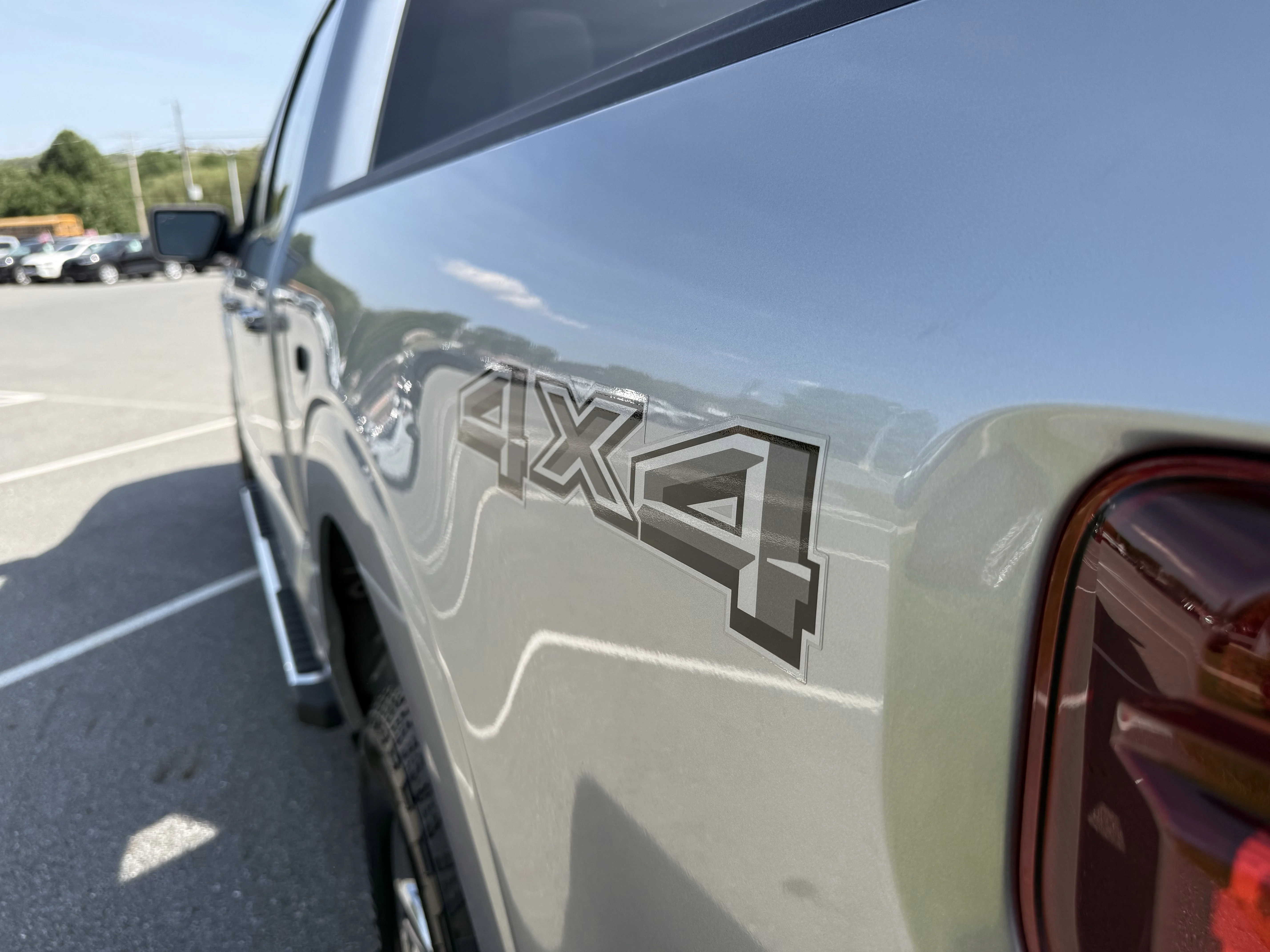 Used 2025 Silver Metallic Ford XLT image 32