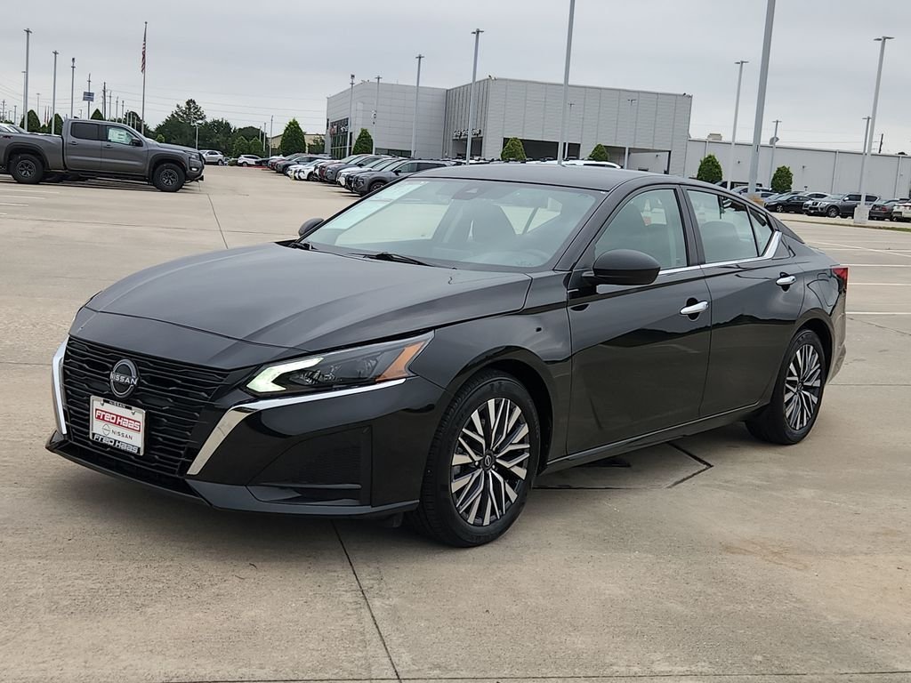 Used 2025 Black Nissan 2.5 SV image 3