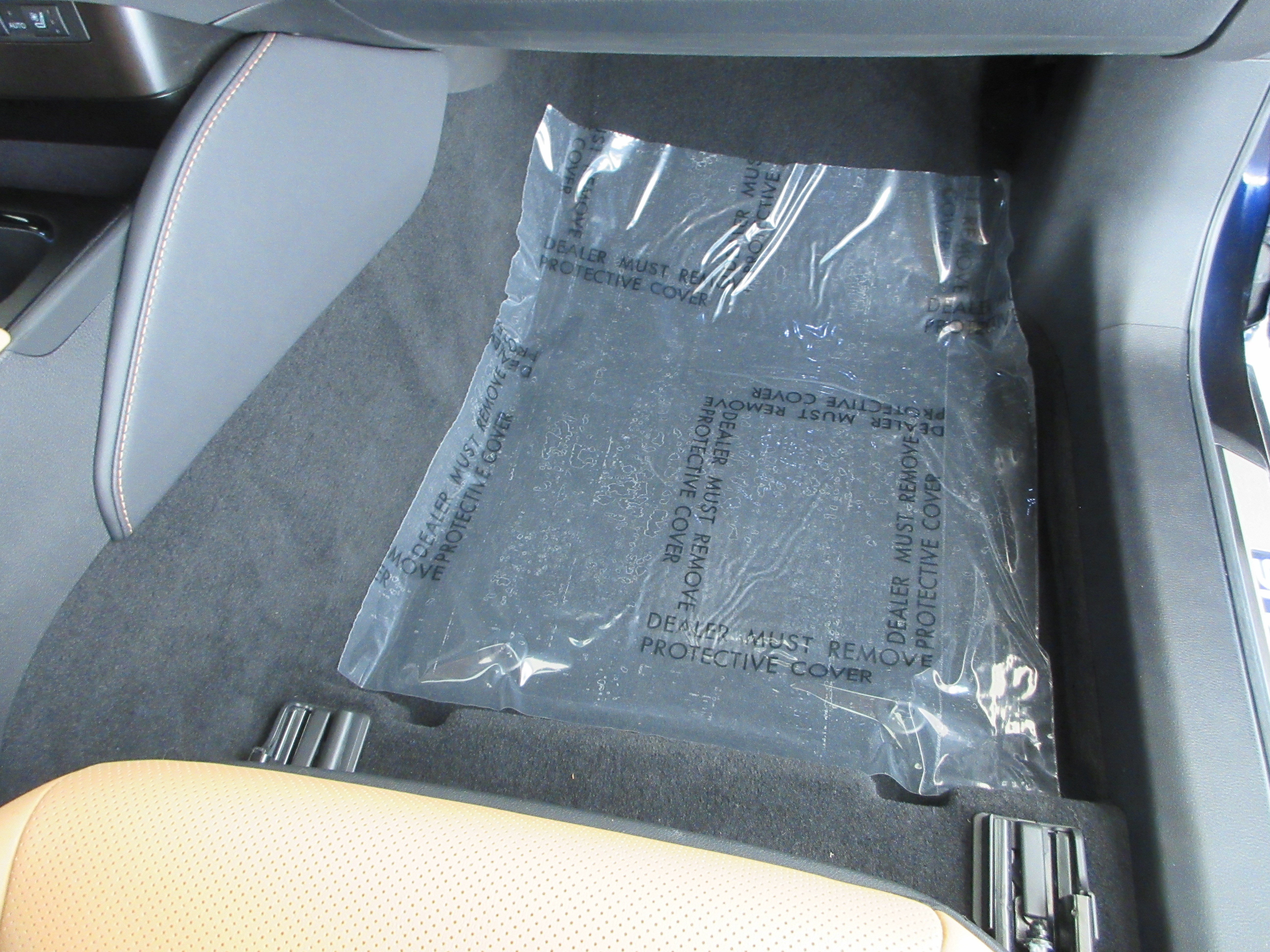 Used 2025 Nightfall Mica Lexus 300h image 26