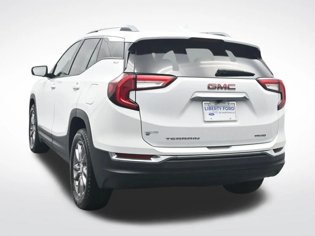 Certified Used 2024 Summit White GMC SLT image 9