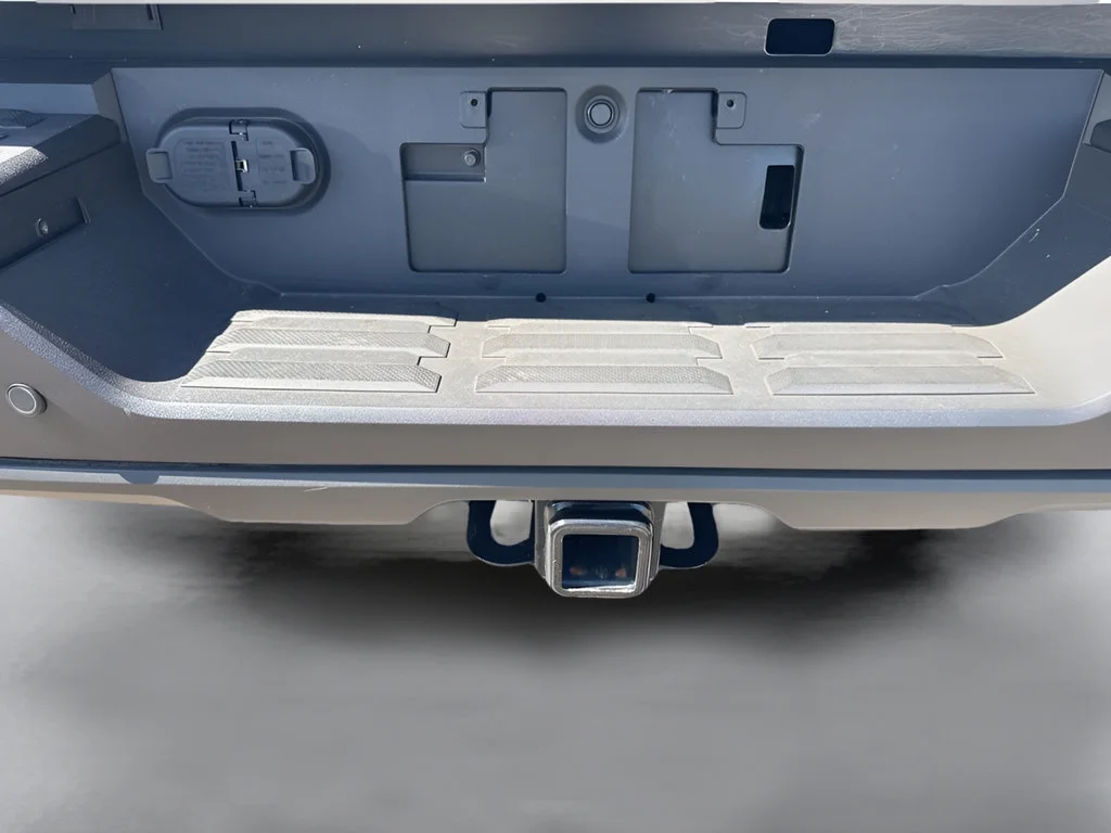 Used 2025 Wind Chill Pearl Toyota Platinum image 32