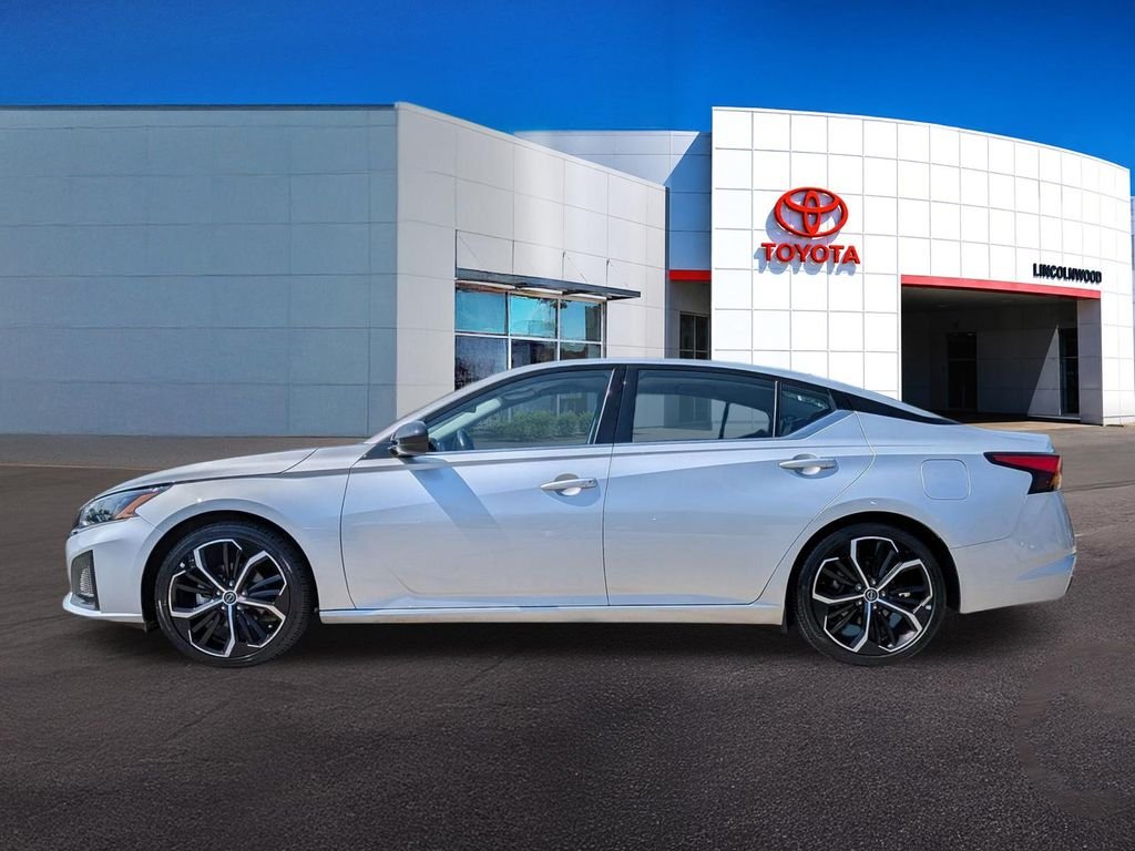 Used 2024 Silver Nissan 2.5 SR image 13