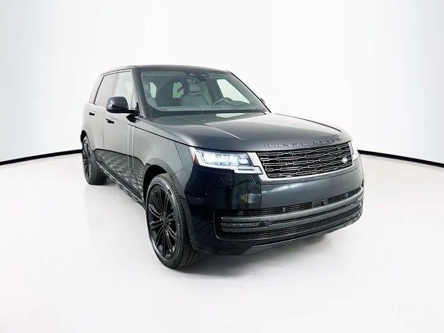 New 2026 Black Land Rover SE image 3