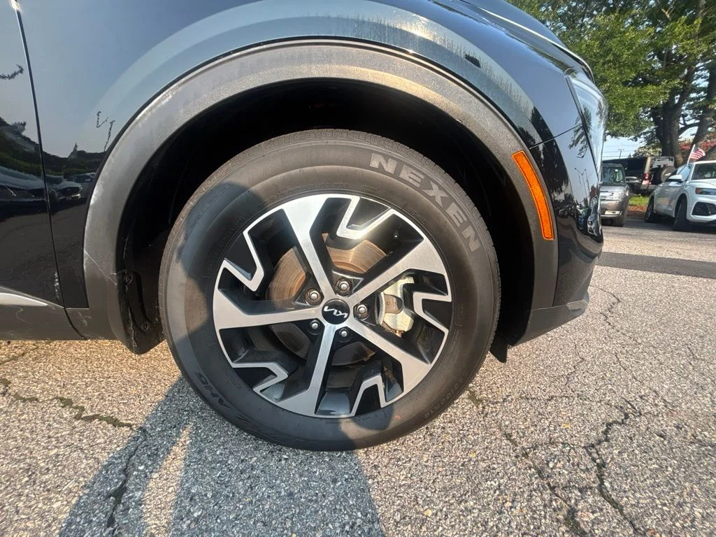 Used 2024 Black Kia EX image 26