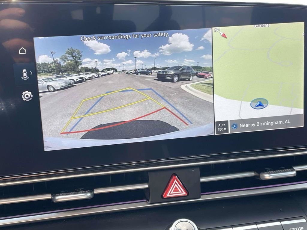 Used 2024 White Hyundai SEL image 16