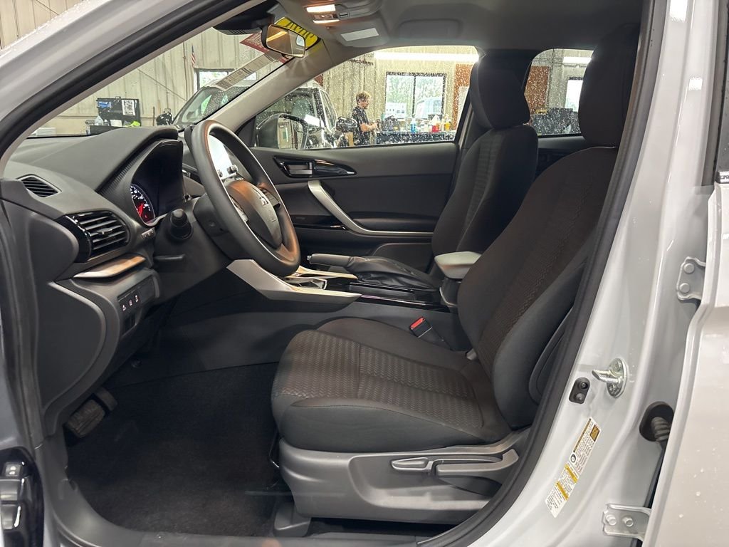 2024 Mitsubishi Eclipse Cross LE - Photo 9