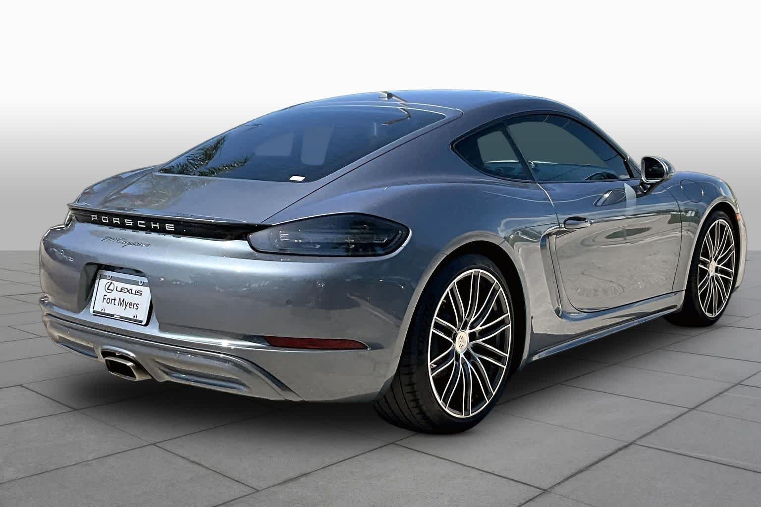 Used 2025 Vanadium Grey Metallic Porsche  image 13
