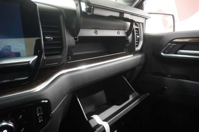 New 2026 Summit White GMC SLE image 31