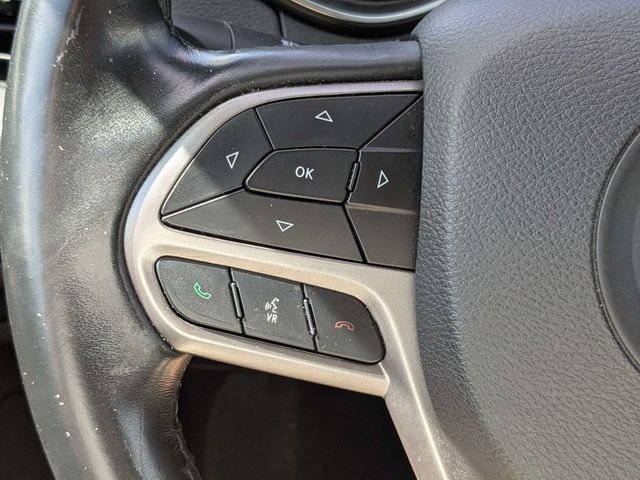 Used 2019 Silver Jeep Latitude Plus image 25