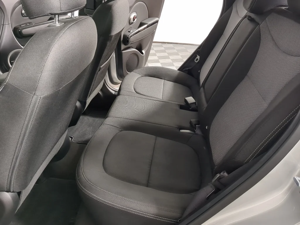 Used 2018 Silver Kia + image 13
