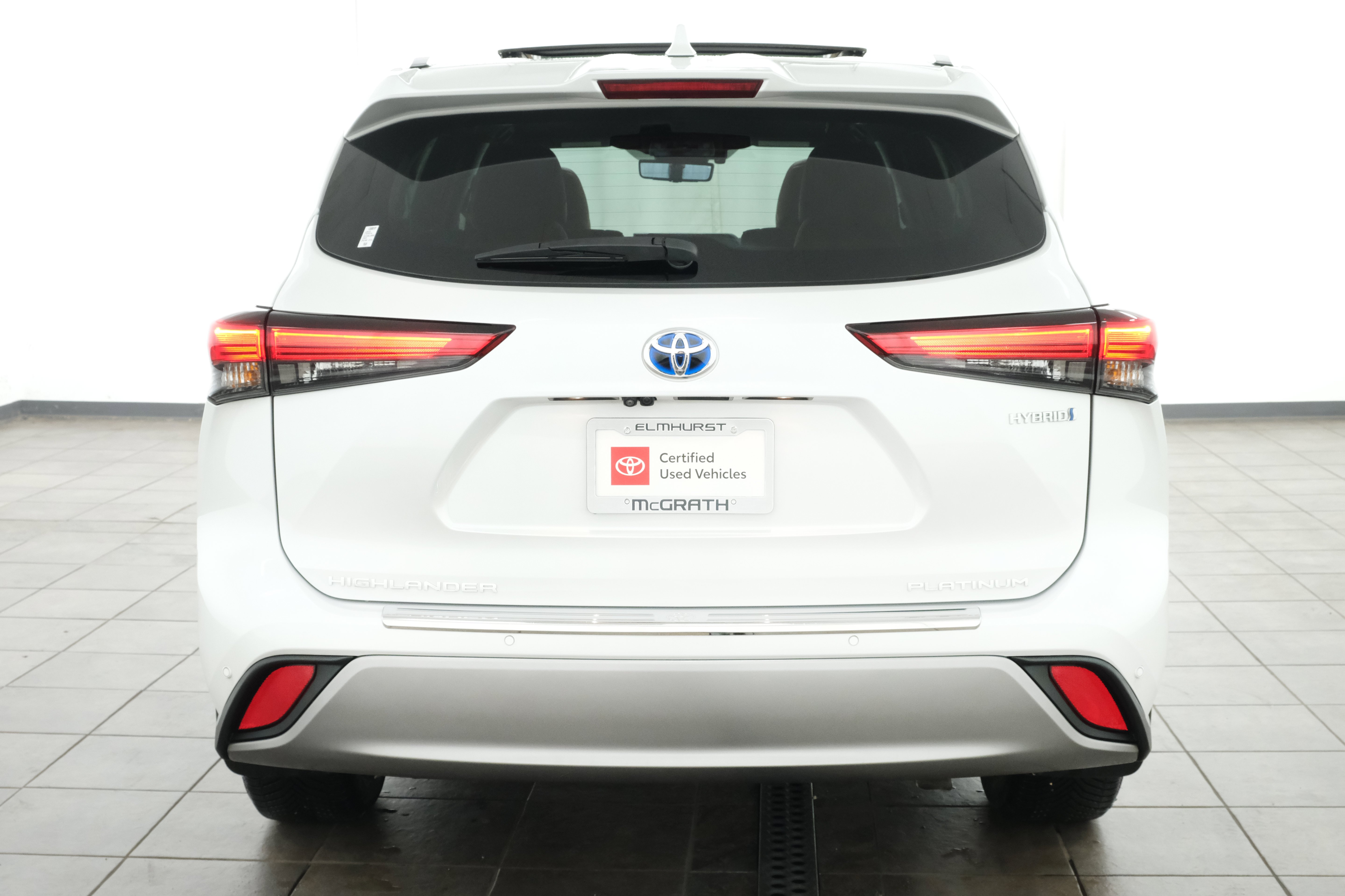 Used 2023 Wind Chill Pearl Toyota Platinum image 5