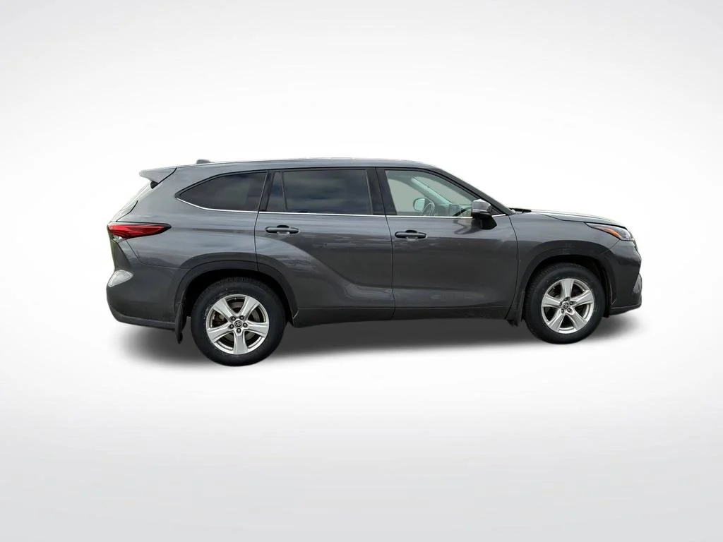 Used 2021 Gray Toyota LE image 5