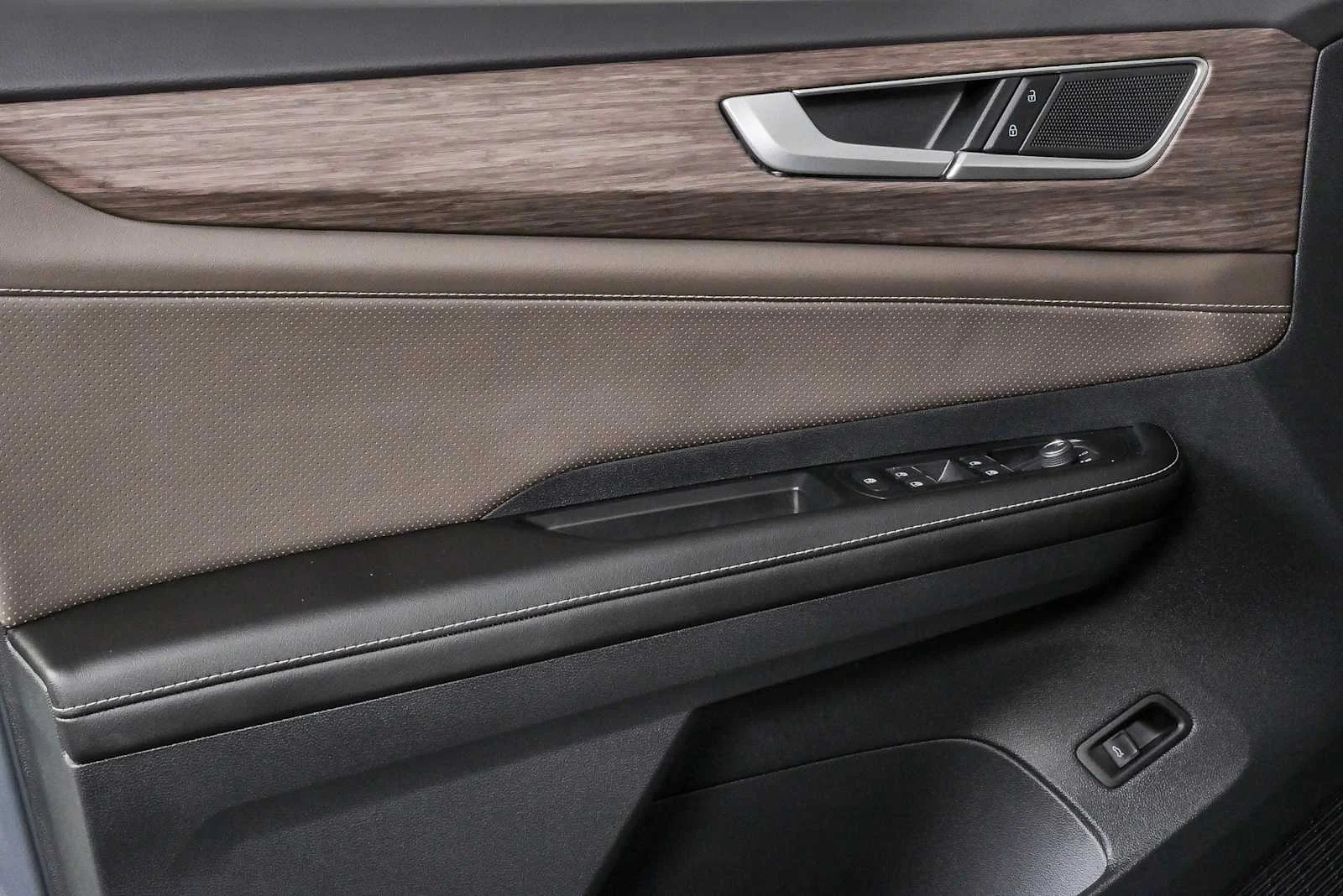New 2026 Pure Gray Volkswagen 2.0T SEL image 6