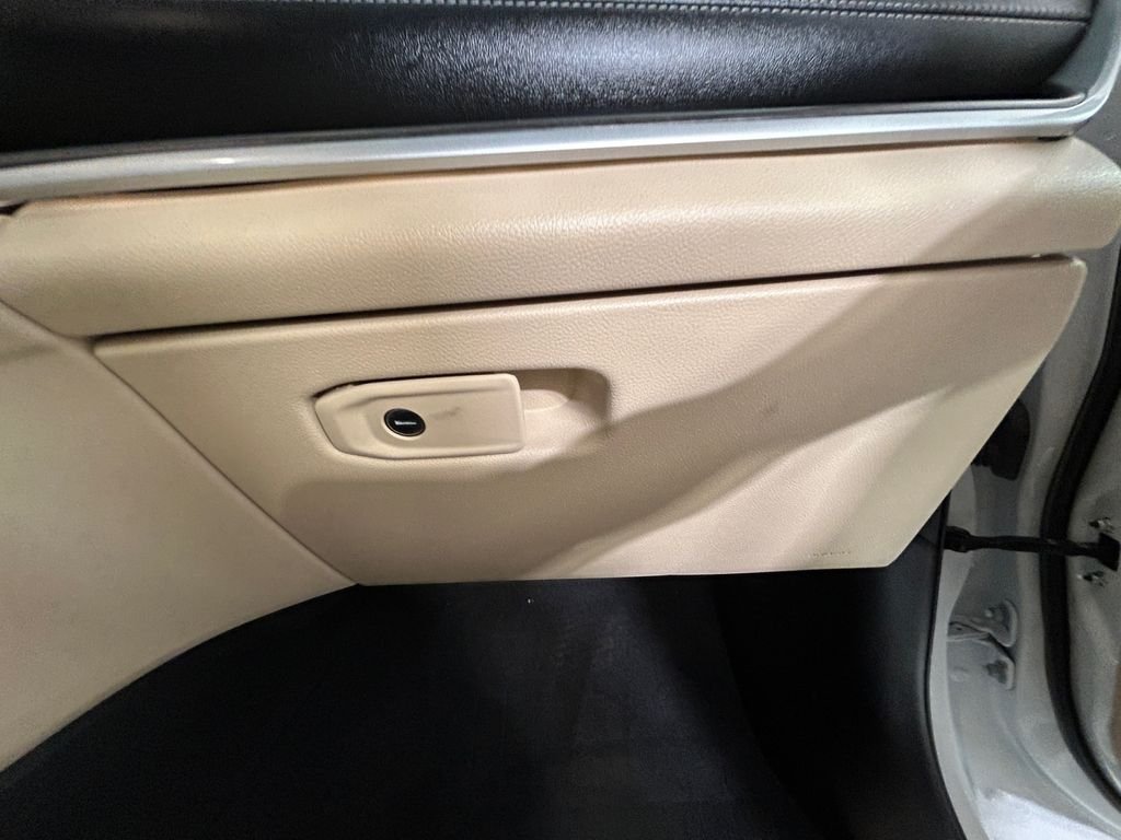 Used 2025 White Jeep Limited image 24