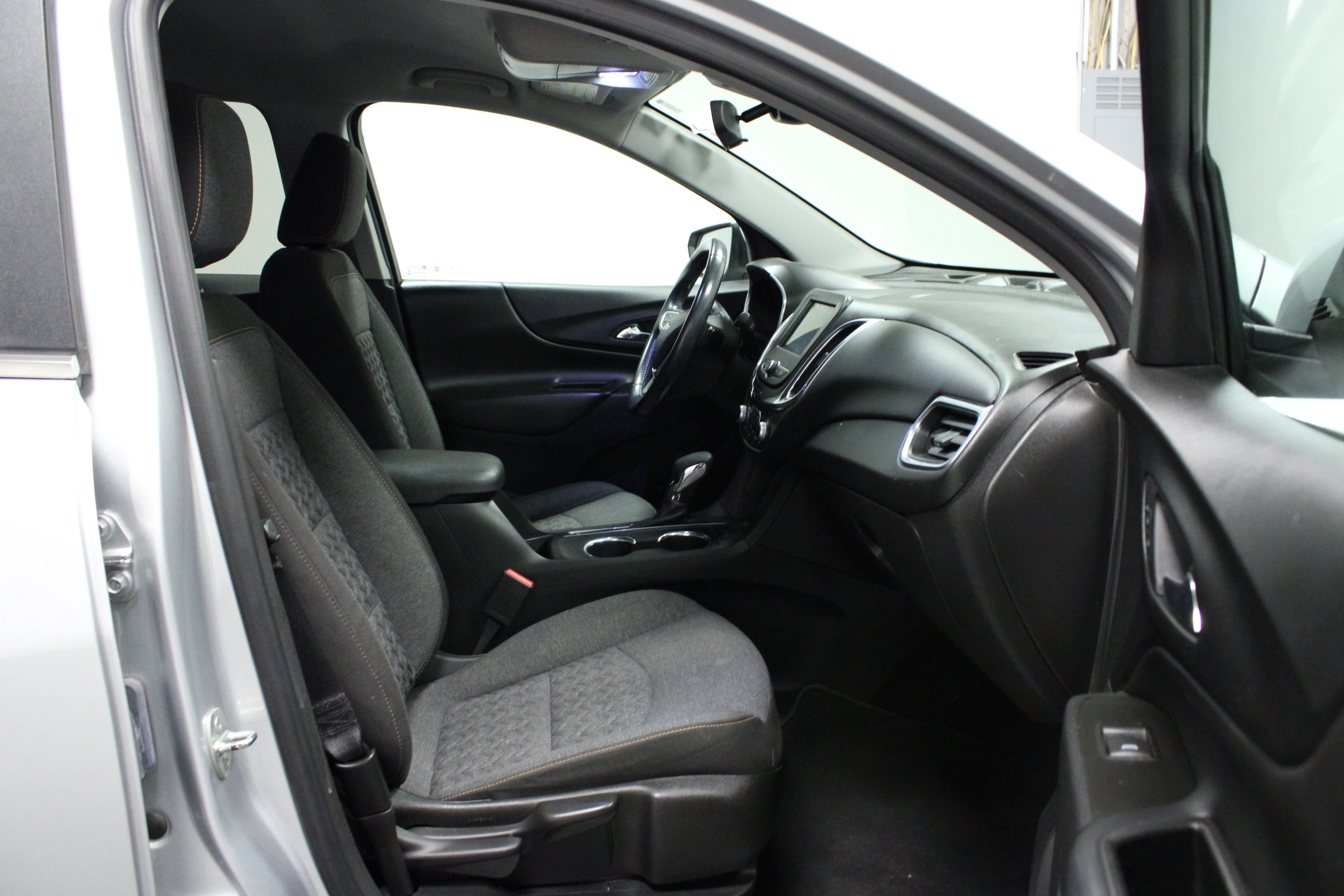 Used 2022 Silver Ice Metallic Chevrolet LT image 16