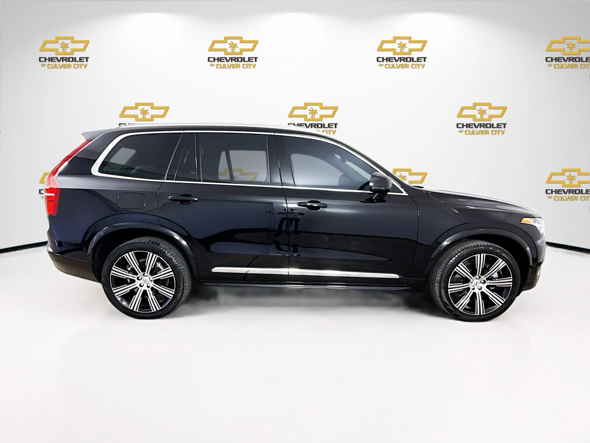Used 2024 Black Raven Volvo Ultimate Bright Theme image 9