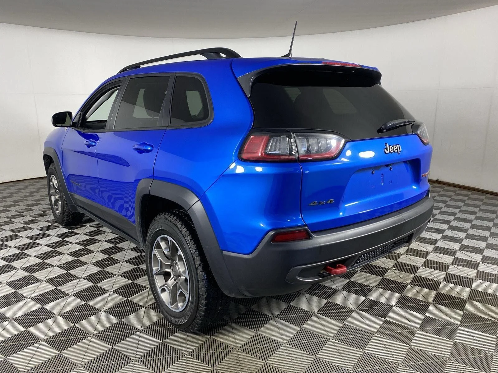 Used 2022 Hydro Blue Pearlcoat Jeep Trailhawk image 29